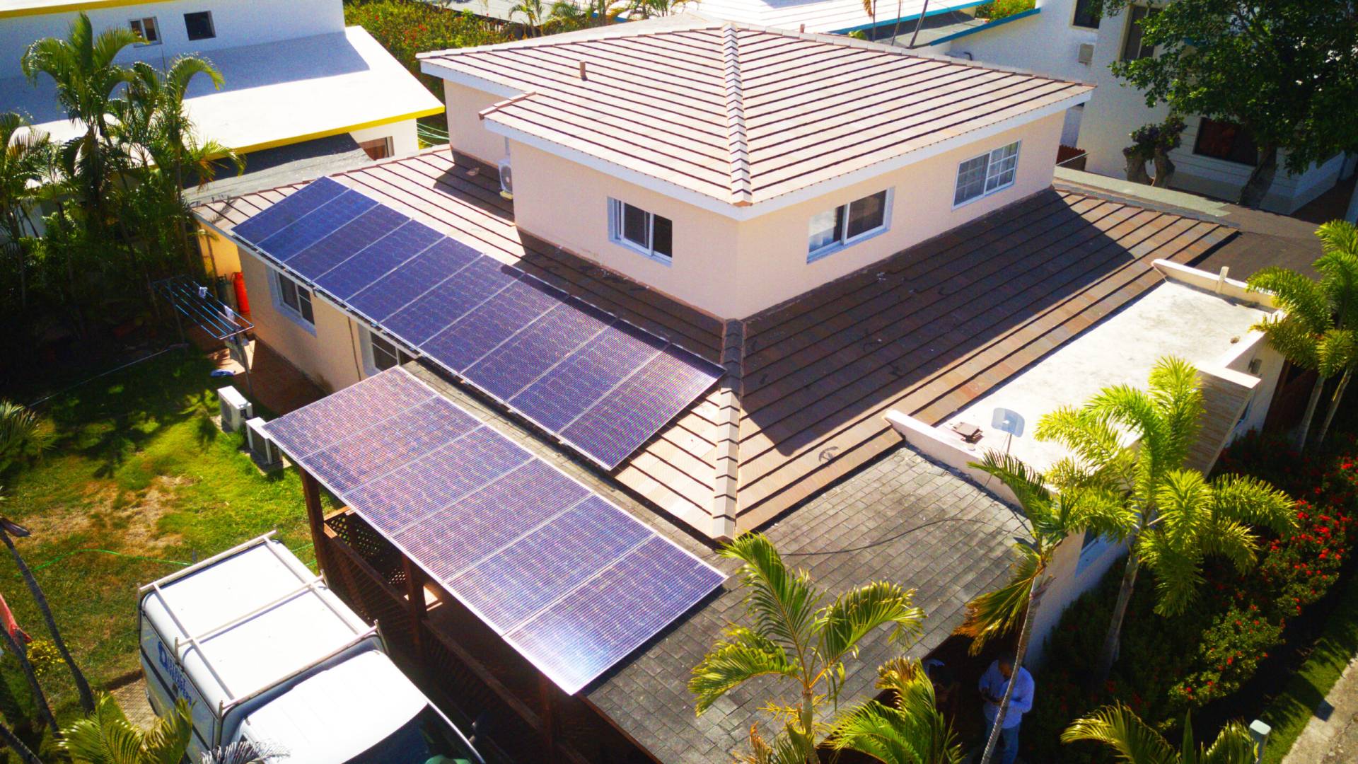 Instalación de sistemas fotovoltaicos, sobre tejado, Casa Alvaro