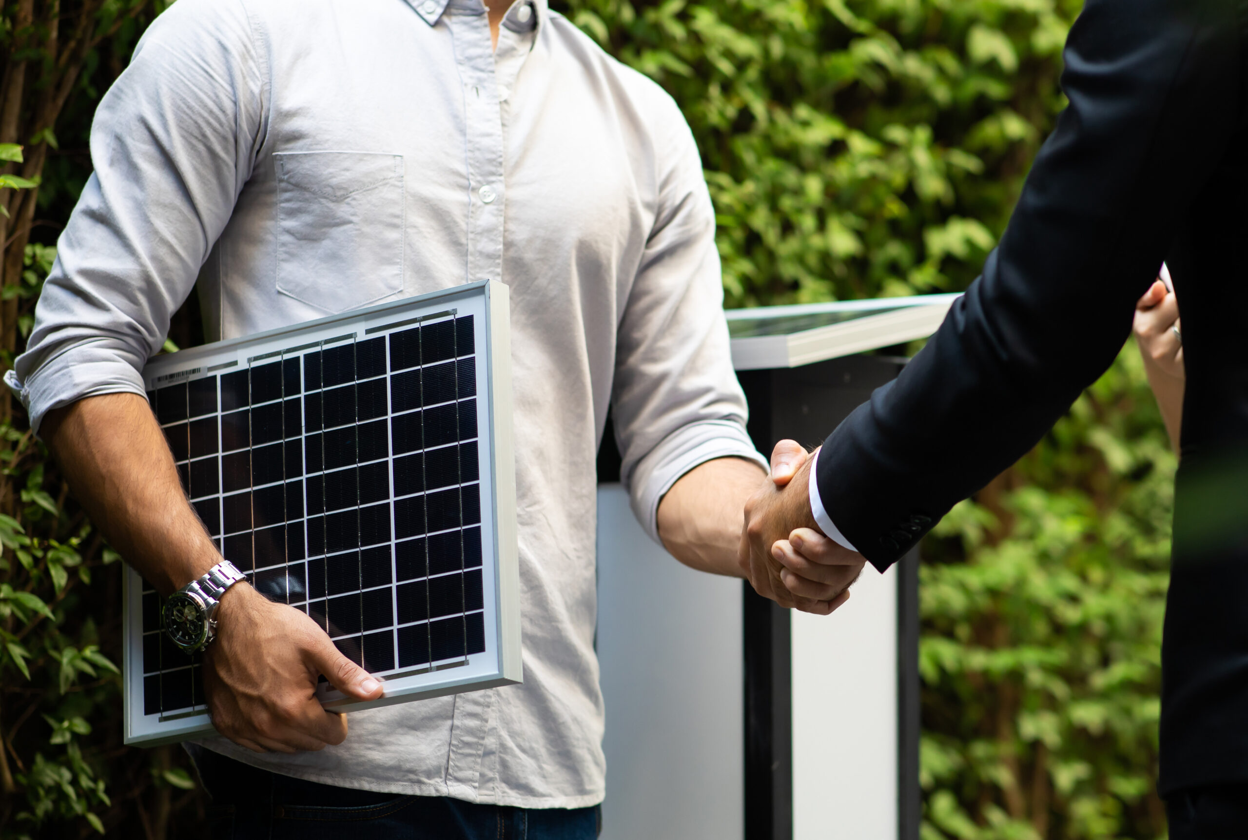 ¿Vale la pena invertir en paneles solares a largo plazo?